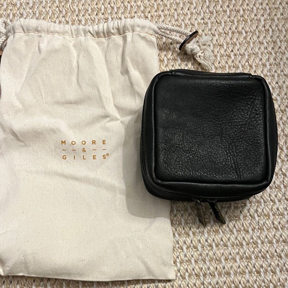 Moore & Giles Black Toiletry Bag